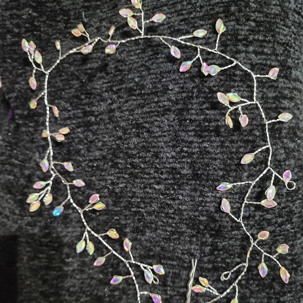 Rhinestone Hair Accessory - Picture 4 of 4
